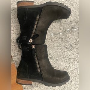 Sorel black boots size 6